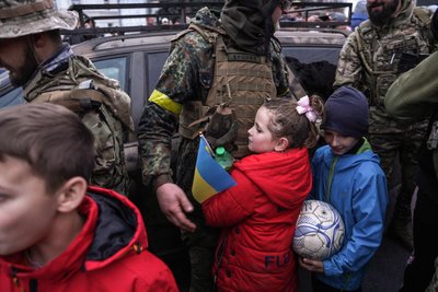 Роковини звільнення Херсона: його жителі згадують, що відбувалось у цей день Роковини звільнення Херсона: його жителі згадують, що відбувалось у цей день