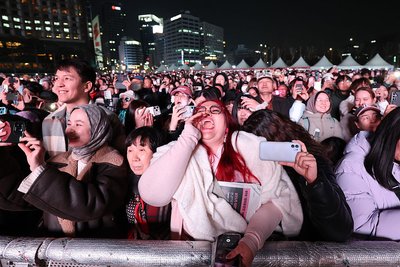 BTS розпочали світовий тур після завершення військової служби BTS розпочали світовий тур після завершення військової служби