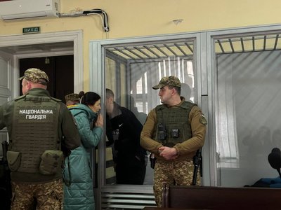 Олена Зінченко спілкується з В'ячеславом Олена Зінченко спілкується з В'ячеславом