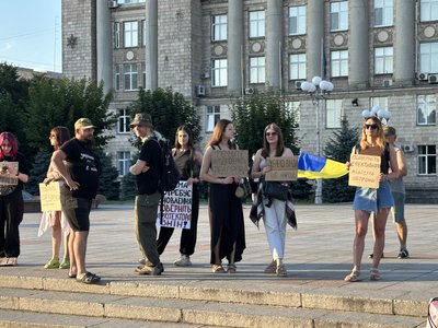 В Україні тривають протести проти відставки Федорова з посади очільника МОУ: День 11 В Україні тривають протести проти відставки Федорова з посади очільника МОУ: День 11