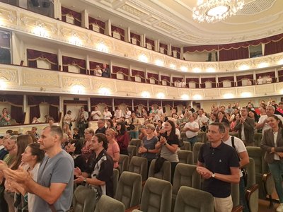 Херсонська «Мельпомена Таврії» завершилася у Миколаєві виставою «Д.І.М.» театру Куліша Херсонська «Мельпомена Таврії» завершилася у Миколаєві виставою «Д.І.М.» театру Куліша