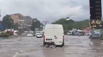 наслідки негоди, вода на вулиці наслідки негоди, вода на вулиці