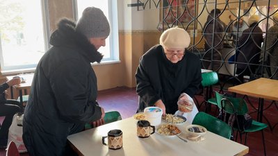 Соціальна їдальня Слов’янськ Донецька область 3 листопада 2025 рік Соціальна їдальня Слов’янськ Донецька область 3 листопада 2025 рік