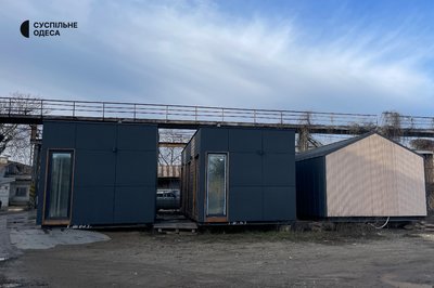 В Одесі виготовляють пункти обігріву та модульні будинки для переселенців В Одесі виготовляють пункти обігріву та модульні будинки для переселенців