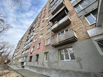 Відбудова Київщини: в Ірпені триває капремонт дев'ятиповерхівки