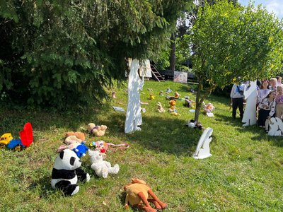 "Пам’ятаємо про маленькі серця": до Дня пам’яті дітей, які загинули внаслідок агресії РФ, в Ужгороді провели акцію "Пам’ятаємо про маленькі серця": до Дня пам’яті дітей, які загинули внаслідок агресії РФ, в Ужгороді провели акцію