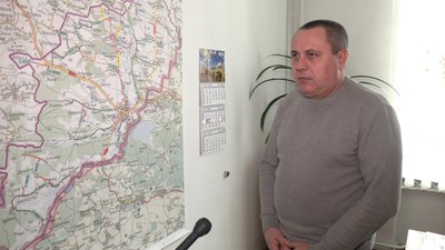 "До лікарні можна не доїхати": ремонт аварійної дороги вимагають жителі села Межиріч Острозької громади "До лікарні можна не доїхати": ремонт аварійної дороги вимагають жителі села Межиріч Острозької громади
