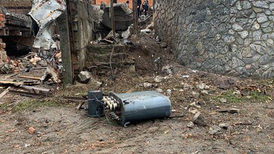 У передмісті Дніпра уламки ракети пошкодили приватні будинки й інфраструктурний об’єкт У передмісті Дніпра уламки ракети пошкодили приватні будинки й інфраструктурний об’єкт