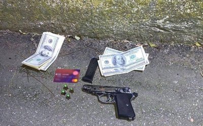 В Одесі винесли вирок чоловікам, які під виглядом поліцейських і ТЦК вимагали гроші В Одесі винесли вирок чоловікам, які під виглядом поліцейських і ТЦК вимагали гроші