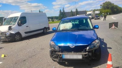 ДТП поблизу села Дунаївці, внаслідок якої травмувалась 7-річна дівчинка та 20-річний чоловік ДТП поблизу села Дунаївці, внаслідок якої травмувалась 7-річна дівчинка та 20-річний чоловік