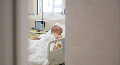 Рятував людей і потрапив під повторний удар РФ: у лікарні на Дніпропетровщині рятують пораненого ДСНСника Рятував людей і потрапив під повторний удар РФ: у лікарні на Дніпропетровщині рятують пораненого ДСНСника