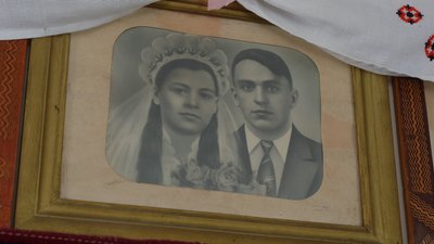 Олена Михайлюк в молодості, Зруб Олена Михайлюк в молодості, Зруб