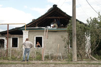 "Диво, що він лишився живий": наслідки обстрілу Білопілля керованими авіабомбами "Диво, що він лишився живий": наслідки обстрілу Білопілля керованими авіабомбами