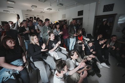 У Харкові презентували перший вініл гурту "Жадан і собаки" під назвою "Найкращі" У Харкові презентували перший вініл гурту "Жадан і собаки" під назвою "Найкращі"