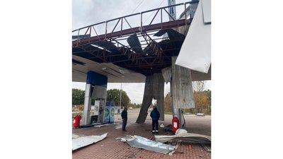 Росіяни вдарили "Ланцетами" по автозаправках у Чернігові та його передмісті Росіяни вдарили "Ланцетами" по автозаправках у Чернігові та його передмісті