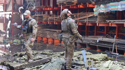 У Полтаві РФ вдарила безпілотником по «Епіцентру»: травмована 52-річна жінка У Полтаві РФ вдарила безпілотником по «Епіцентру»: травмована 52-річна жінка