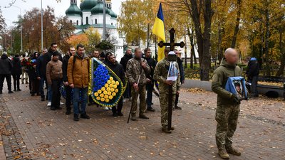 На Чернігівщині попрощалися з бійцями Вадимом Колесниковим та Денисом Стецюном На Чернігівщині попрощалися з бійцями Вадимом Колесниковим та Денисом Стецюном