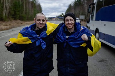 "Чотири місяці не бачили сонця": історія полоненого зі Львівщини Юрія Хоміка "Чотири місяці не бачили сонця": історія полоненого зі Львівщини Юрія Хоміка