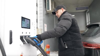 Ціни зросли вдвічі: скільки коштує зарядити електрокар в Черкасах Ціни зросли вдвічі: скільки коштує зарядити електрокар в Черкасах