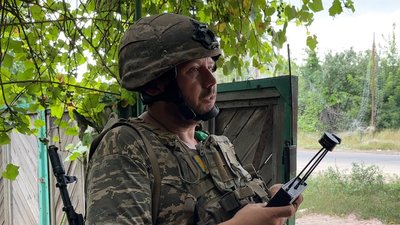 «Кожен заїзд як останній»: як бійці 28 ОМБр захищають дорогу до Дружківки від FPV-дронів «Кожен заїзд як останній»: як бійці 28 ОМБр захищають дорогу до Дружківки від FPV-дронів