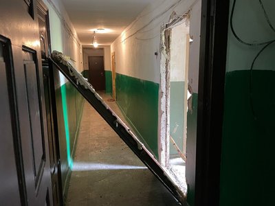 У квартирі полтавської багатоповерхівки розповсюдився сморід від сміття та трупний запах У квартирі полтавської багатоповерхівки розповсюдився сморід від сміття та трупний запах