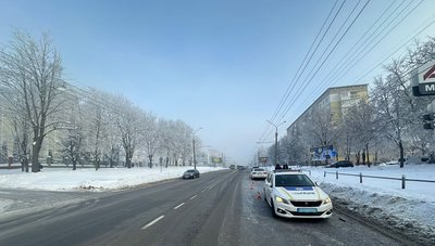 вулиця 15 Квітня, авто на дорозі вулиця 15 Квітня, авто на дорозі
