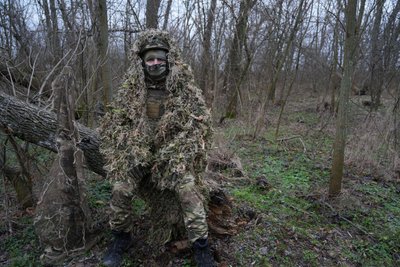 "Будемо захищати нашу землю від ворога". Як снайпери 42-ї ОМБр працюють на Олександрівському напрямку "Будемо захищати нашу землю від ворога". Як снайпери 42-ї ОМБр працюють на Олександрівському напрямку
