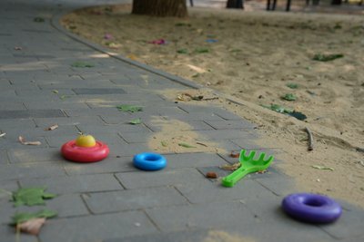 Внаслідок удару по Немишлянському району Харкова загинула дитина Внаслідок удару по Немишлянському району Харкова загинула дитина