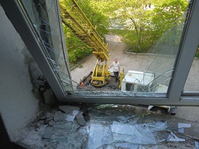 “Повилітало все з “м’ясом”. Очевидці розповіли про російський обстріл Охтирки “Повилітало все з “м’ясом”. Очевидці розповіли про російський обстріл Охтирки