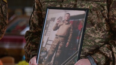 У Хмельницькому попрощались з двома захисниками — Тарасом Палагнюком та Андрієм Кушніром