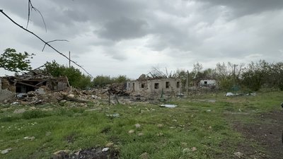 "Нема навіть де хліба купити": як живуть люди в прифронтовій Новопавлівці на Дніпропетровщині "Нема навіть де хліба купити": як живуть люди в прифронтовій Новопавлівці на Дніпропетровщині
