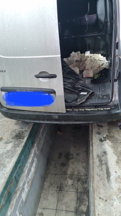 На Львівщині митники виявили у авто майже 9 мільйонів гривень