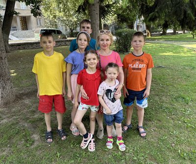 Вивезла шестеро дітей з Курахового в Ужгород. Історія родини Нетребенко із Донеччини Вивезла шестеро дітей з Курахового в Ужгород. Історія родини Нетребенко із Донеччини