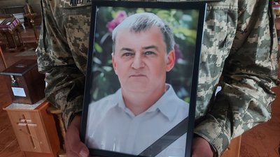 У Хмельницькому попрощались з солдатом Володимиром Павлівським У Хмельницькому попрощались з солдатом Володимиром Павлівським