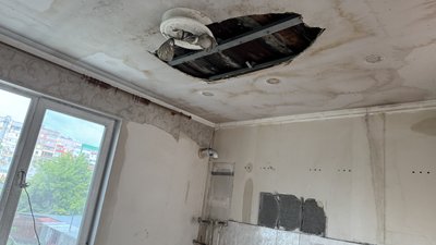 «Квартири заливає дощем»: у Кропивницькому вигорілий понад два місяці тому будинок залишається без даху «Квартири заливає дощем»: у Кропивницькому вигорілий понад два місяці тому будинок залишається без даху