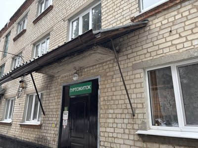 Гуртожиток Чугуєво-Бабчанського лісового коледжу у Кочетку на Харківщині Гуртожиток Чугуєво-Бабчанського лісового коледжу у Кочетку на Харківщині
