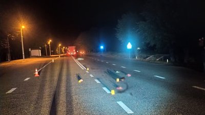 ДТП на Черкащині: під колеса двох автівок втрапила жінка, вона загинула ДТП на Черкащині: під колеса двох автівок втрапила жінка, вона загинула