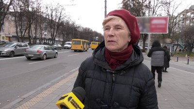 "З терпінням все це переносимо": у Рівному на маршрутах курсує менша кількість тролейбусів "З терпінням все це переносимо": у Рівному на маршрутах курсує менша кількість тролейбусів