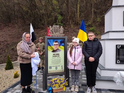 Семенівка, Івано-Франківщина, Олег Бойко, меморіальний знак, Алея героїв