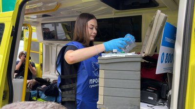 “Везуть до безпечних регіонів безкоштовно”. Як евакуюють маломобільних жителів Донеччини “Везуть до безпечних регіонів безкоштовно”. Як евакуюють маломобільних жителів Донеччини