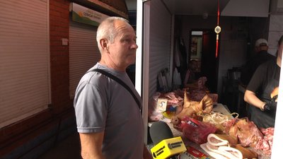 Ціни на сало та м'ясо на Житньому ринку у Житомирі: восени прогнозують зниження цін Ціни на сало та м'ясо на Житньому ринку у Житомирі: восени прогнозують зниження цін