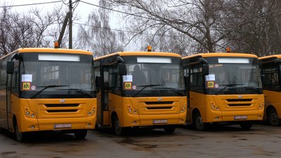 17 нових шкільних автобусів передали громадам Чернігівщини 17 нових шкільних автобусів передали громадам Чернігівщини