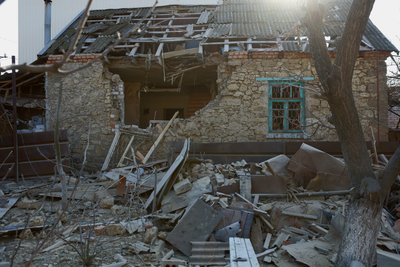 "Яскраве світло, потім як бабахнуло". Херсонці розповіли про чергові атаки російських військ "Яскраве світло, потім як бабахнуло". Херсонці розповіли про чергові атаки російських військ