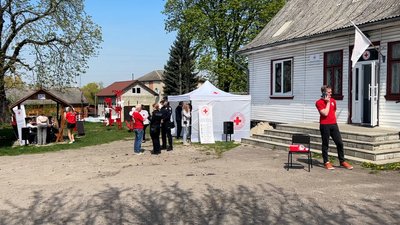 Антивандальні тренажери з бесідкою та волейбольним майданчиком відкрили у місті на Рівненщині Антивандальні тренажери з бесідкою та волейбольним майданчиком відкрили у місті на Рівненщині