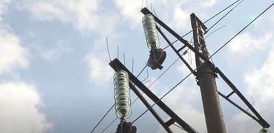 На Хмельниччині електрики замінюють повітряну лінію, побудовану минулого століття На Хмельниччині електрики замінюють повітряну лінію, побудовану минулого століття