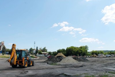 У Тростянці на Сумщині розпочали реконструкцію Привокзальної площі У Тростянці на Сумщині розпочали реконструкцію Привокзальної площі