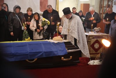 У Луцьку попрощалися з військовослужбовцями Іваном Остапчуком та Максимом Мачулою У Луцьку попрощалися з військовослужбовцями Іваном Остапчуком та Максимом Мачулою
