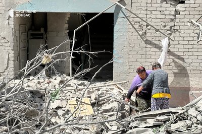 У Краматорську рятувальники шукають людину під завалами У Краматорську рятувальники шукають людину під завалами