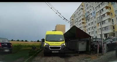 "Це – дно": у селі під Полтавою викинули в смітник гуманітарну допомогу з-за кордону "Це – дно": у селі під Полтавою викинули в смітник гуманітарну допомогу з-за кордону