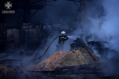 В Одесі сталась пожежа на складі В Одесі сталась пожежа на складі